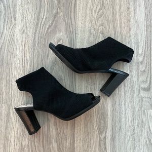 Life Stride black bootie heels